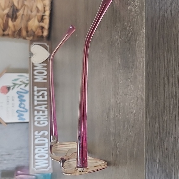 Glasses - Picture 2 of 2